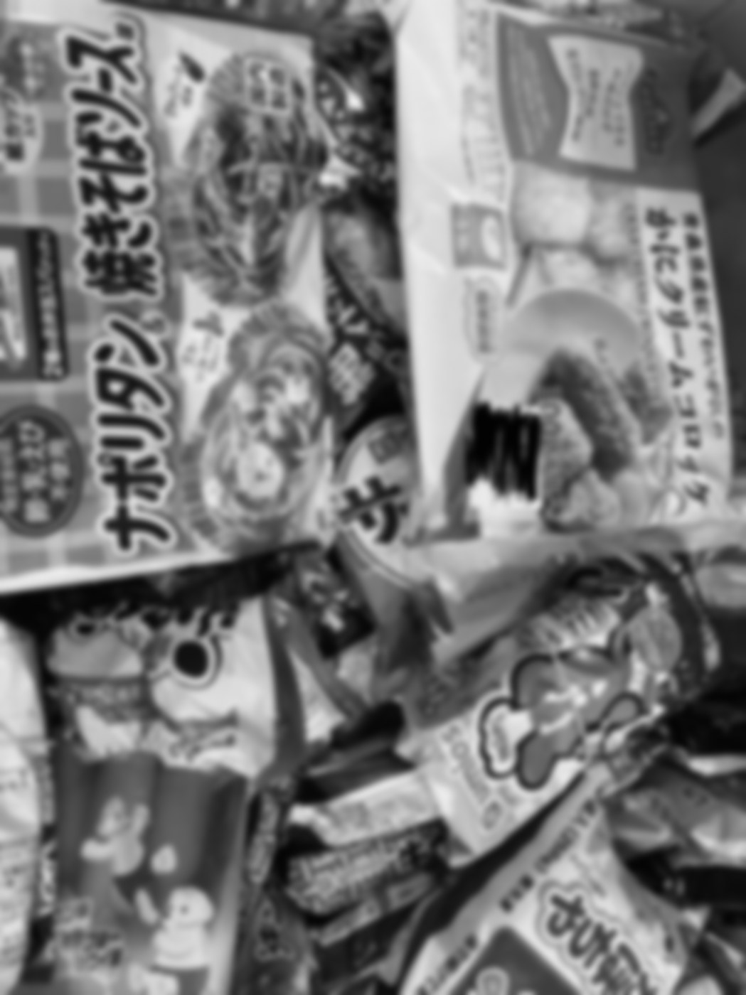 実際の我が家の冷凍室。冷凍食品でいっぱいに詰まった様子